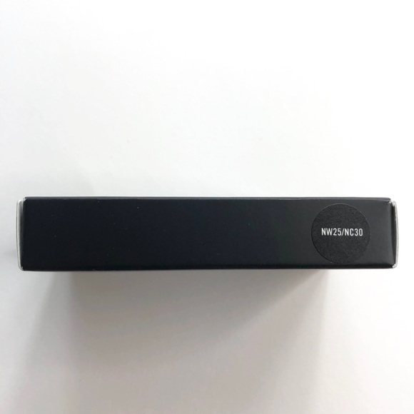 MAC Studio Finish Concealer Duo NW25/NC30 - Picture 6 of 6